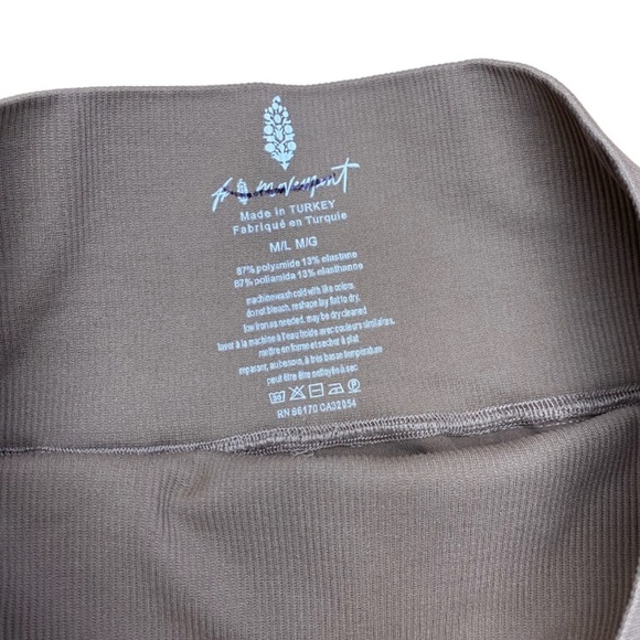 NWOT✨FP MOVEMENT✨- Dip It High Shorts M/L - Picture 9 of 13